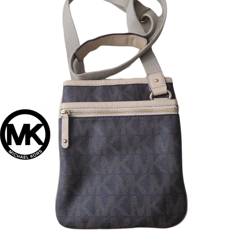 MICHAEL KORS Classic MK Signature Logo Crossbody